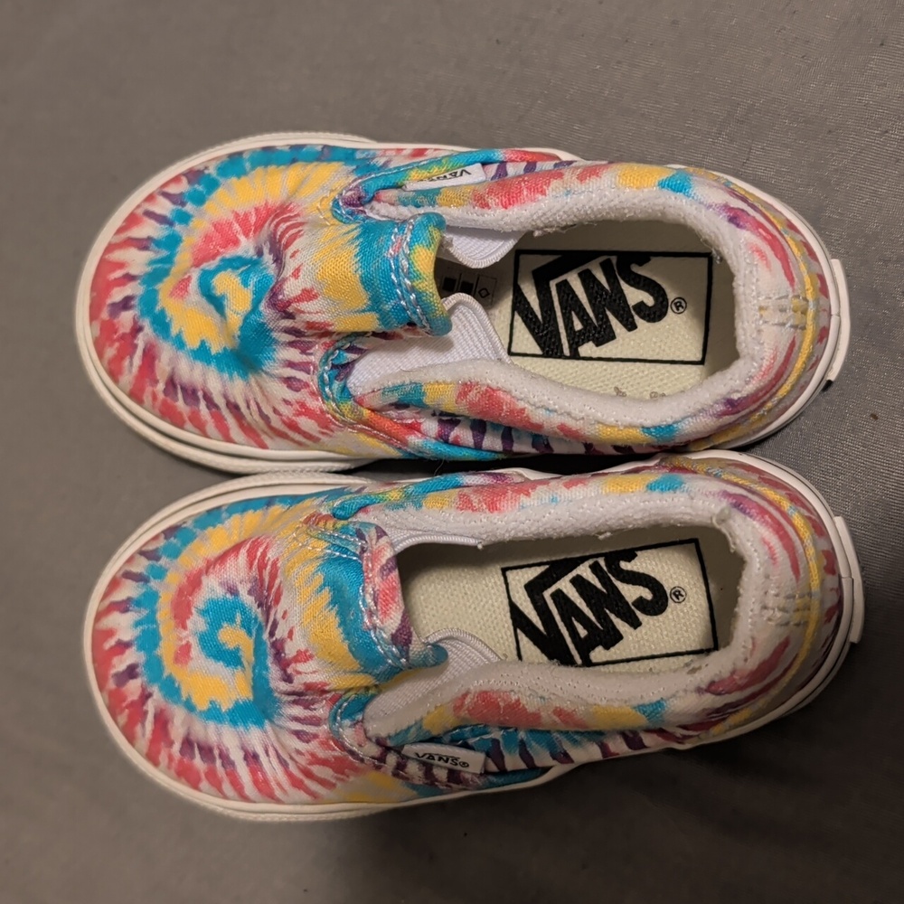 Vans Kids Colorful Spiral Slip-On Sneakers